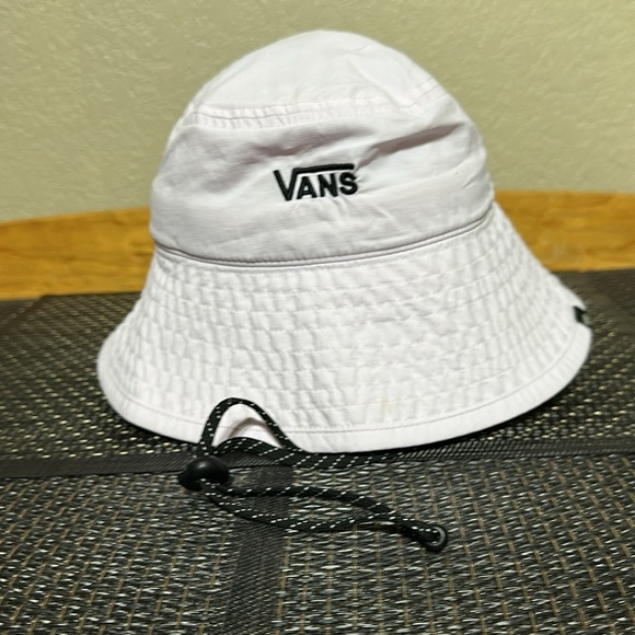 VANS SIGHTSEER BUCKET HAT pale pink 40+ UPF protection